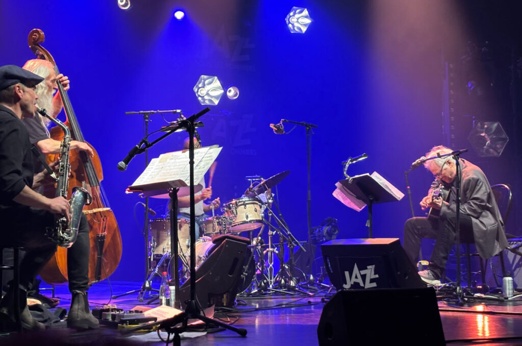 Le guitariste Marc Ribot avec son quartet Hurry Red Telephone au théâtre de Coutances.